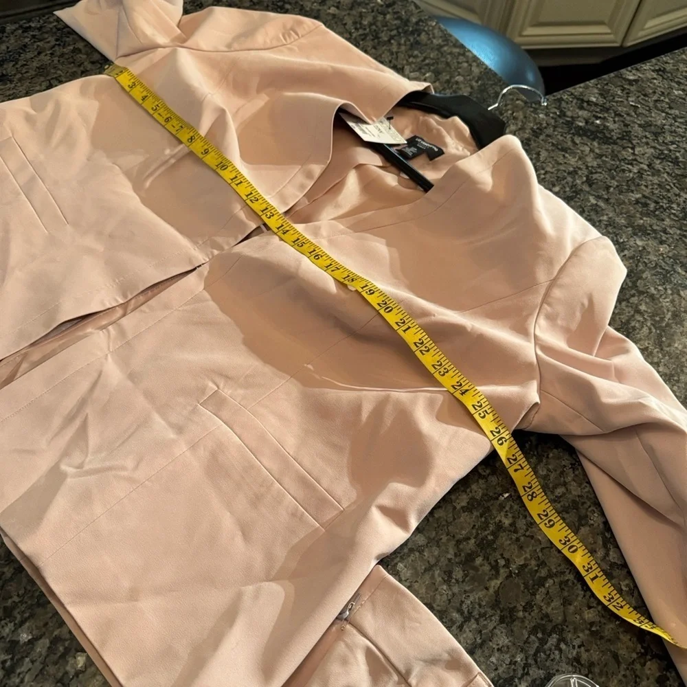 Liz Claiborne career woman Blush Blazer and slimming pants suit NWT 22W
